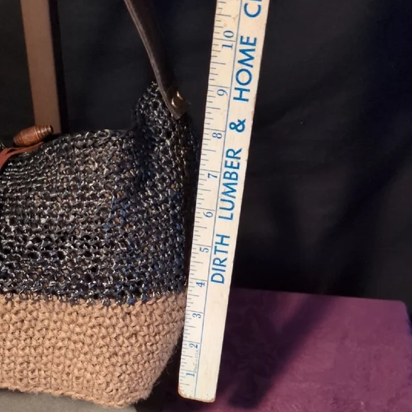 Handmade Crochet Tan Twine Black Pearlescent Curling Ribbon Leather Tote - Picture 7 of 15